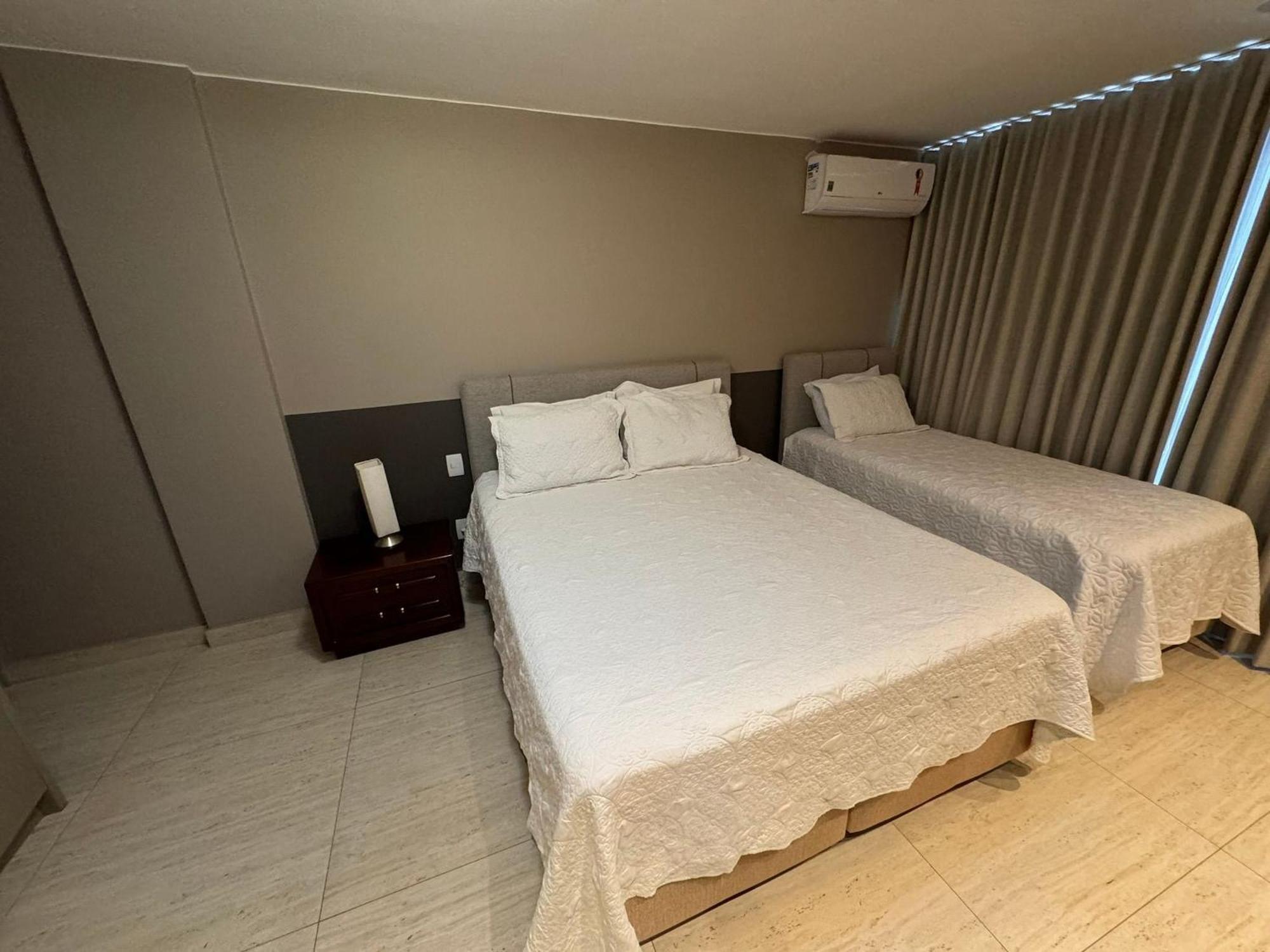 Flats Asa Norte Cln 110 By Centoedez Apartment